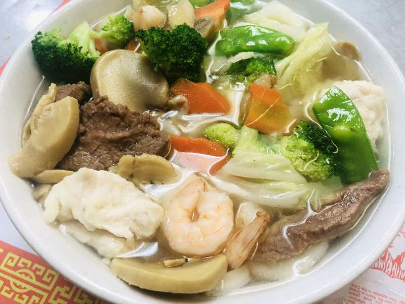 Order SP7. House Special Wonton Soup food online from Sam Cafe store, Houston on bringmethat.com