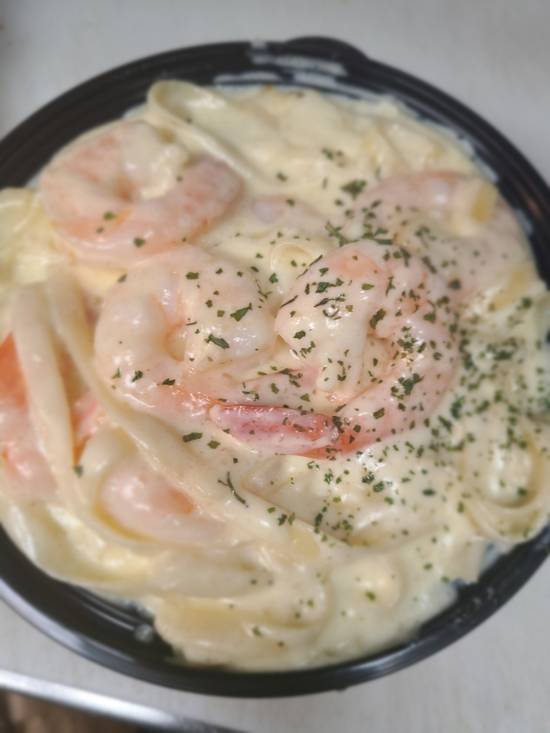 Order Fettuccine Alfredo food online from Pizza Pizza store, Yonkers on bringmethat.com