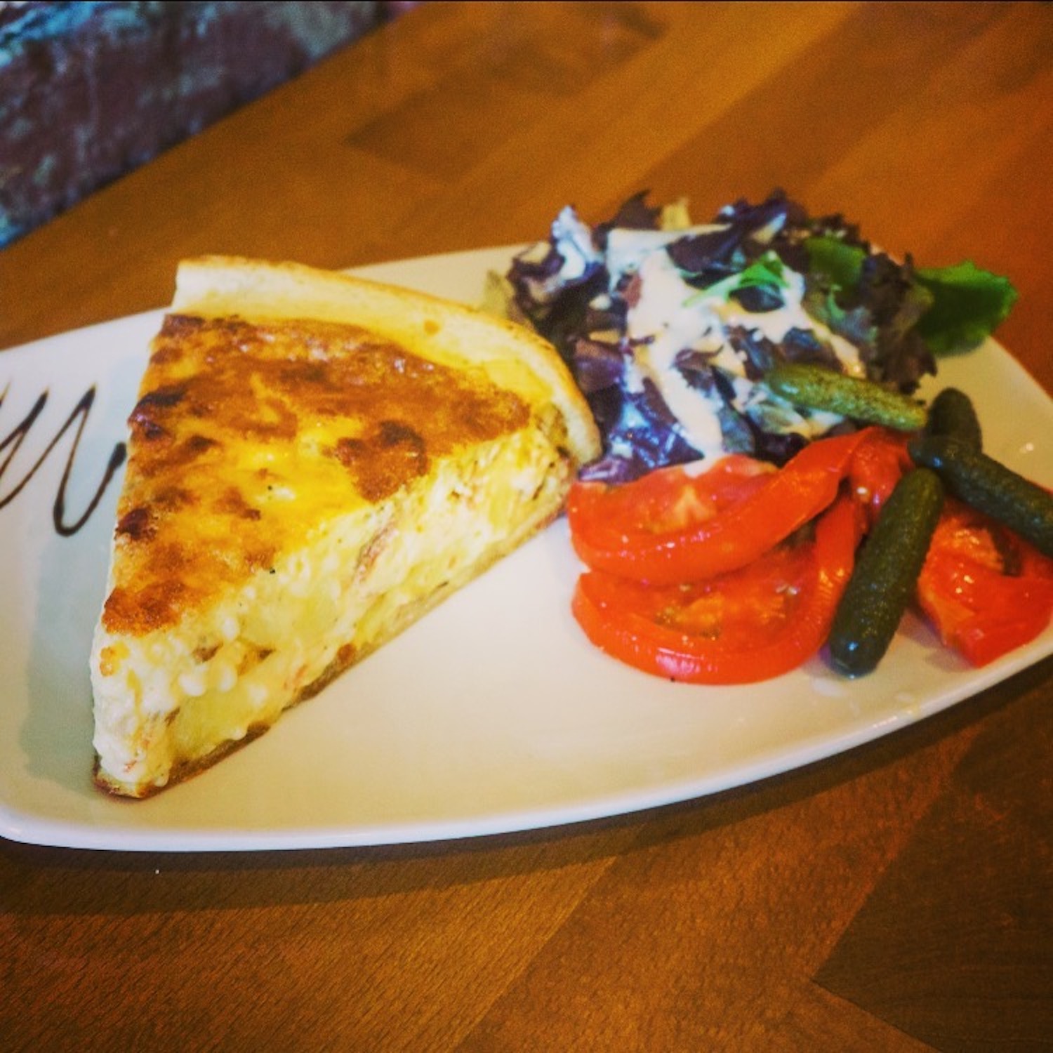 Order Lorraine Quiche Lunch food online from Creme de la Crepe Beverly Hills store, Beverly Hills on bringmethat.com