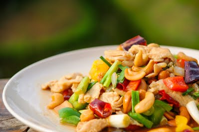 Order Cashew Nut Stir Fry food online from Kiinimm Thai Restaurant store, Rockville on bringmethat.com