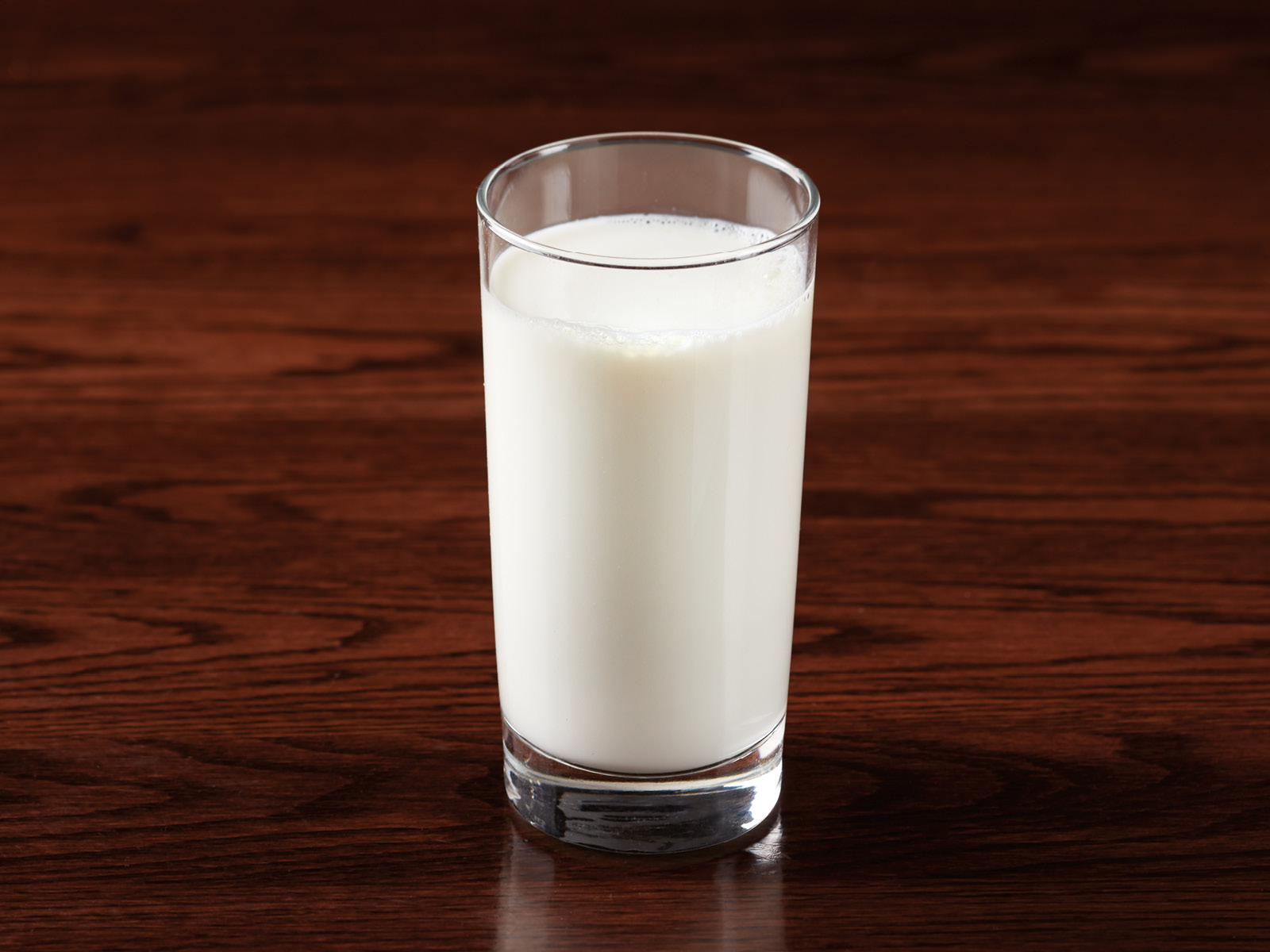 Order Milk food online from Hy-Vee Mealtime store, Des Moines on bringmethat.com