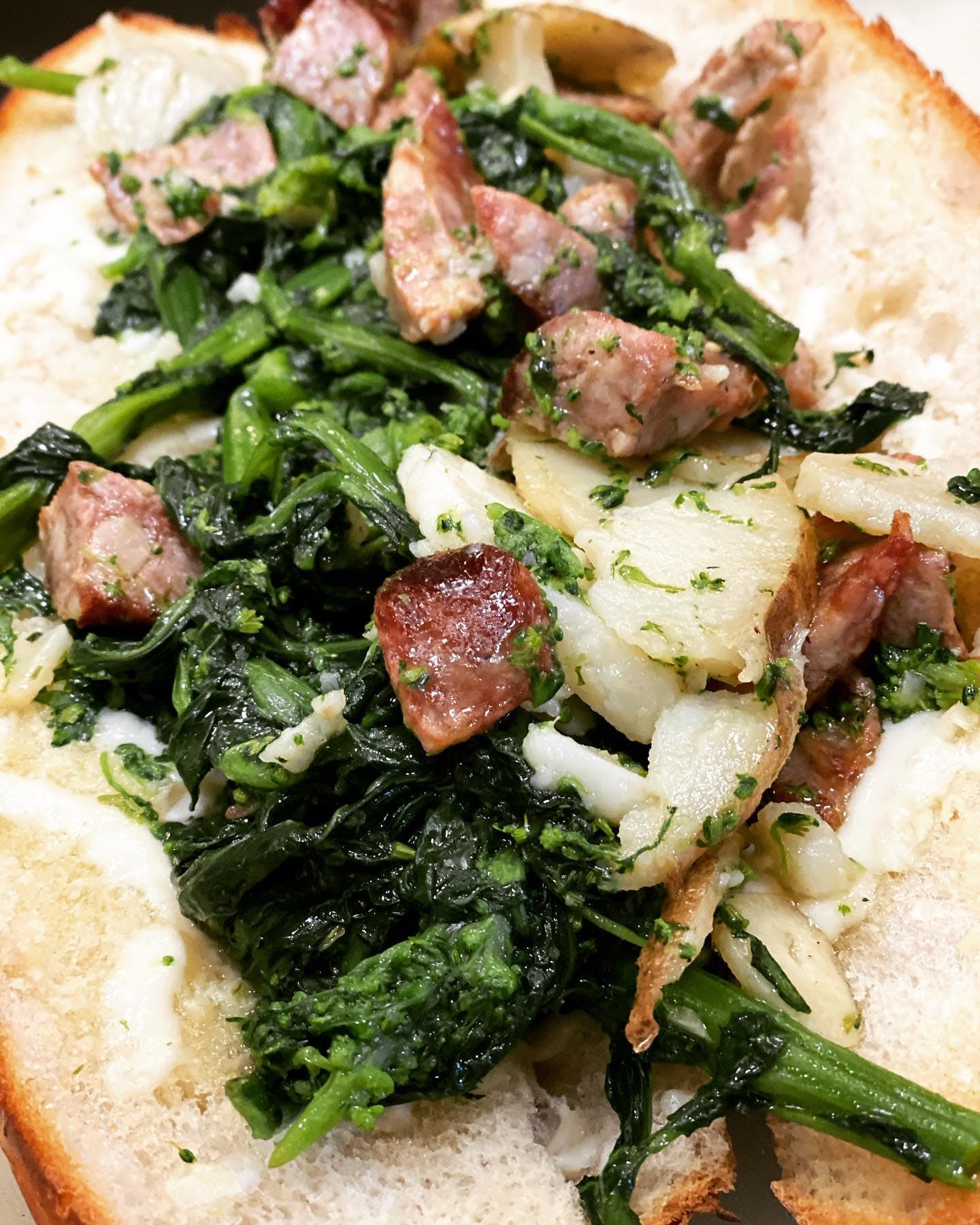 Order Broccoli Rabe Melt Sub - Small food online from Linda's Pizza & Restaurant store, Manchester Township on bringmethat.com