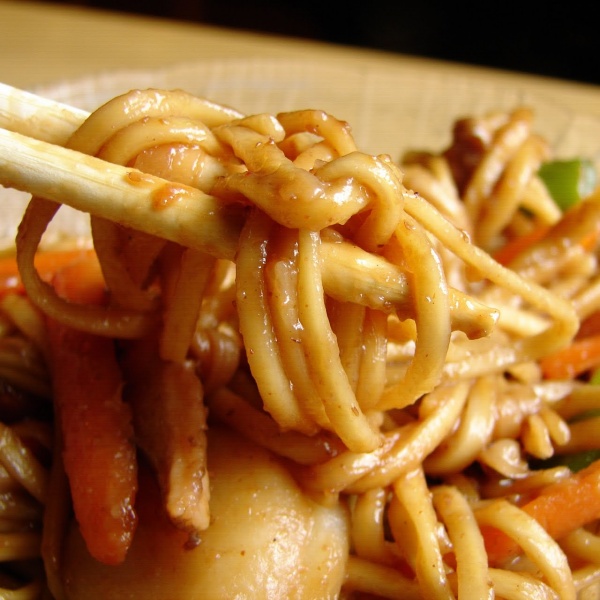 Order 180. Combination Lo Mein food online from China Bowl store, Elk Grove Village on bringmethat.com