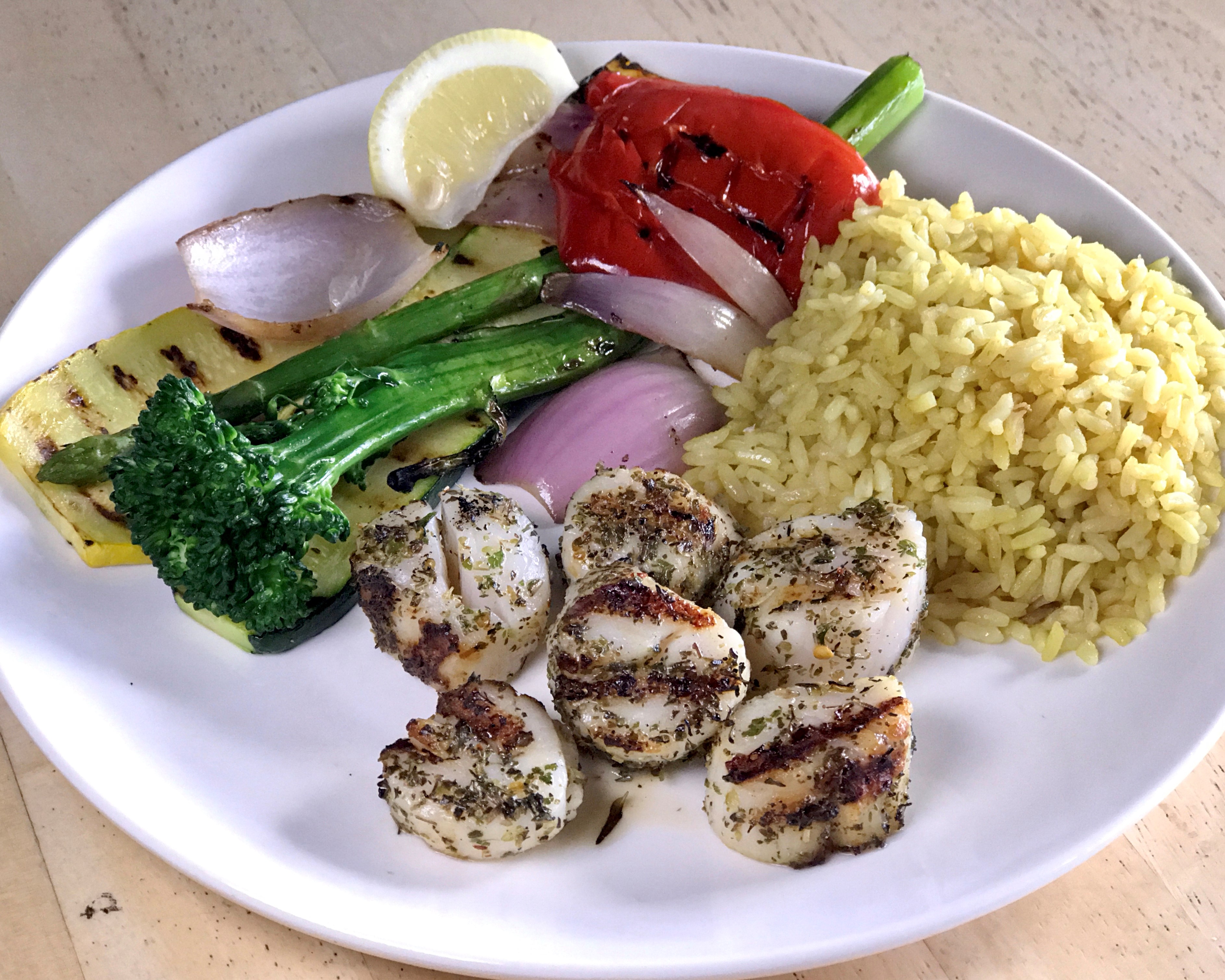 Order Scallops Plate (w) food online from Bluesalt Fish Grill store, Redondo Beach on bringmethat.com