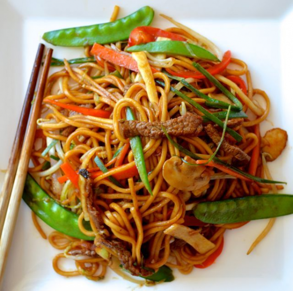 Order 48. House Special Lo Mein-本楼捞面 food online from Dragon Town store, Bellevue on bringmethat.com