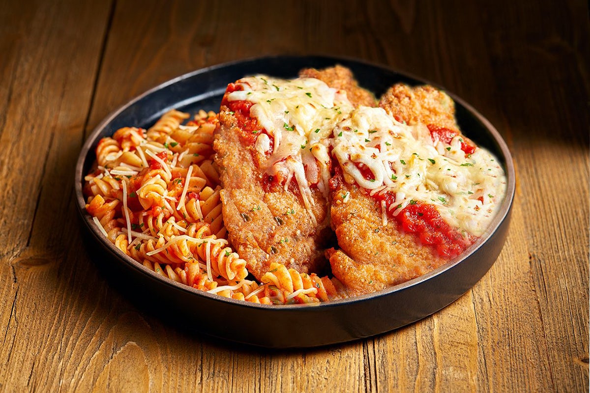 Order Chicken Parmesan food online from Ruby Tuesday store, Christiansburg on bringmethat.com