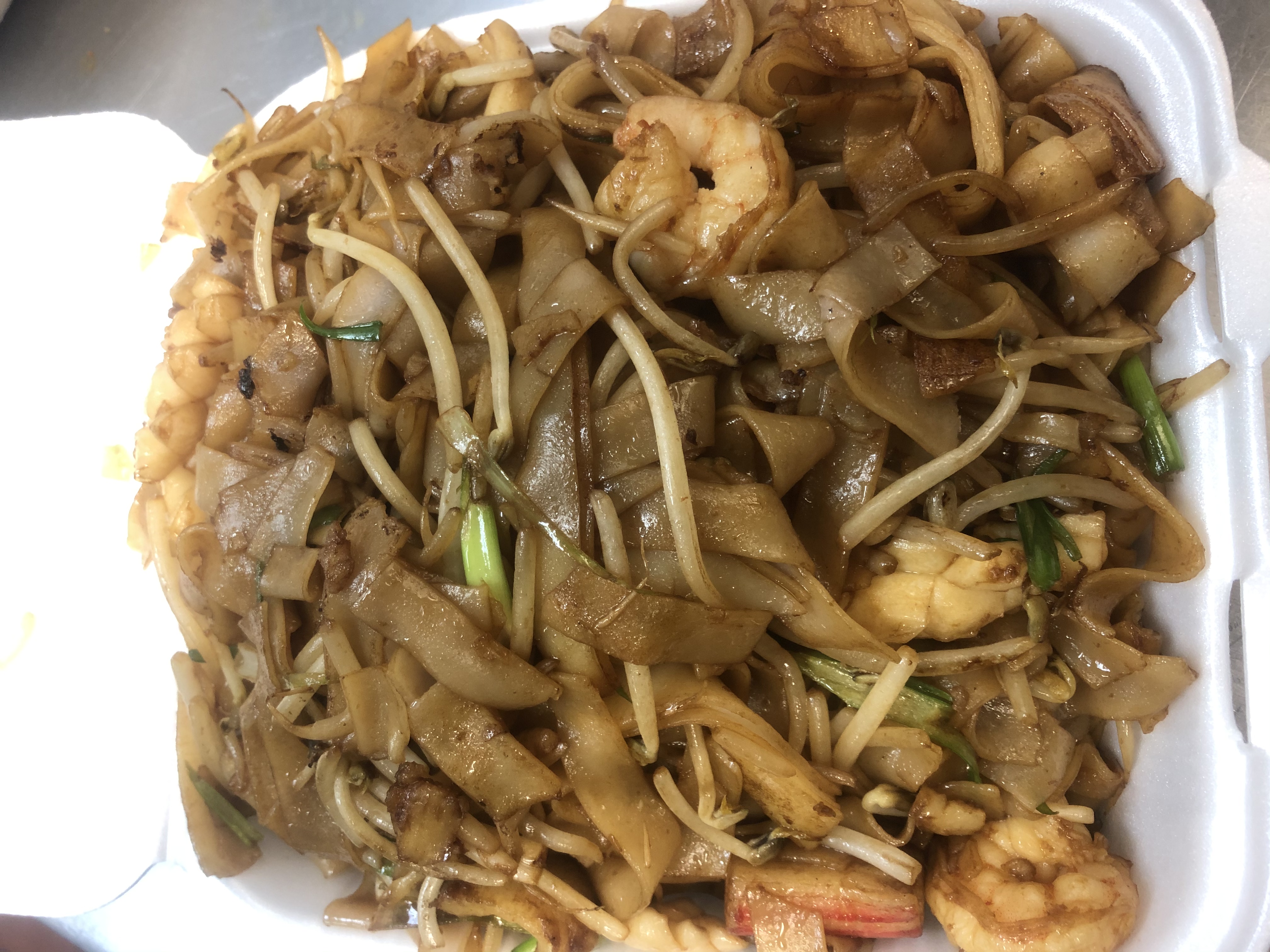 Order 51. Seafood Chow Fun干炒海鲜炒河 food online from E&J Yummy Kitchen store, Monterey Park on bringmethat.com
