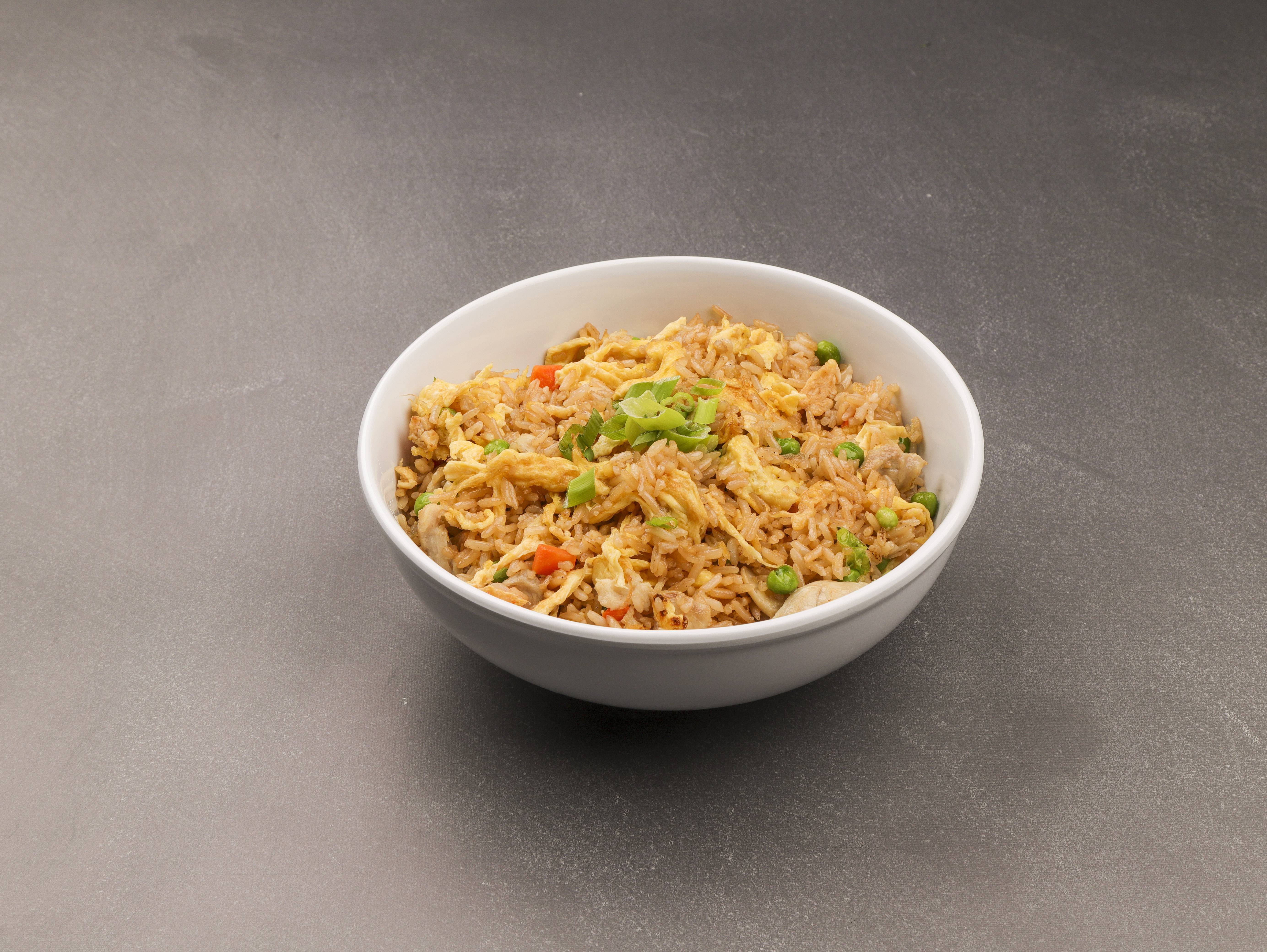 Order Chicken Fried Rice food online from Wang Mandarin House store, Memphis on bringmethat.com