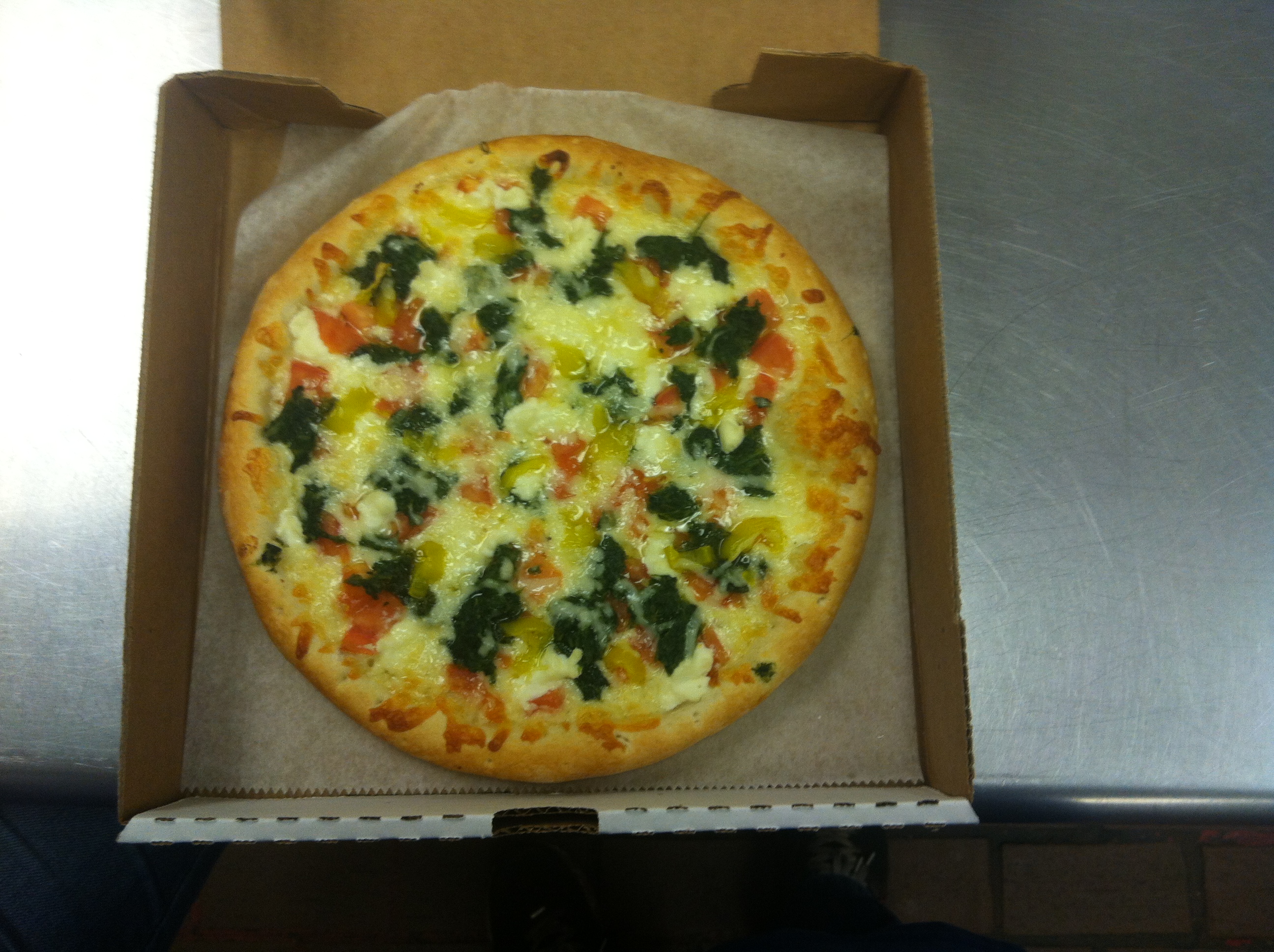 Order Vegetarian White Pizza food online from Pronto Uno Pizza store, Philadelphia on bringmethat.com