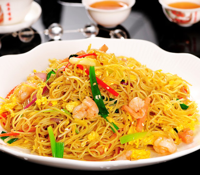 Order R14. Singapore Rice Noodle(Chicken & Shrimp, eggs)星洲米粉 food online from Gourmet China House store, Boston on bringmethat.com