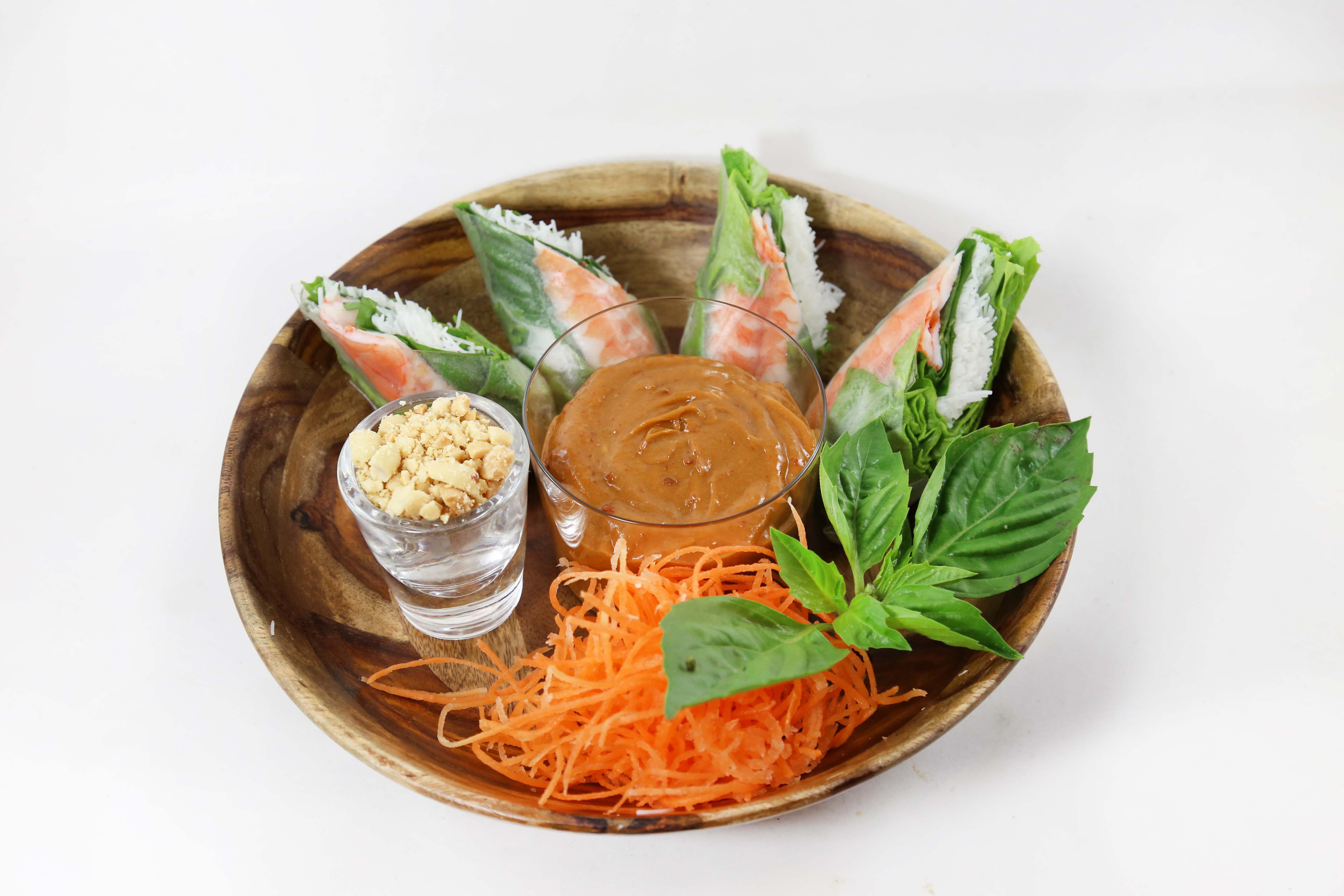 Order 23. Vietnamese Spring Rolls food online from Eto'O Modern Asian Cuisine store, Chicago on bringmethat.com
