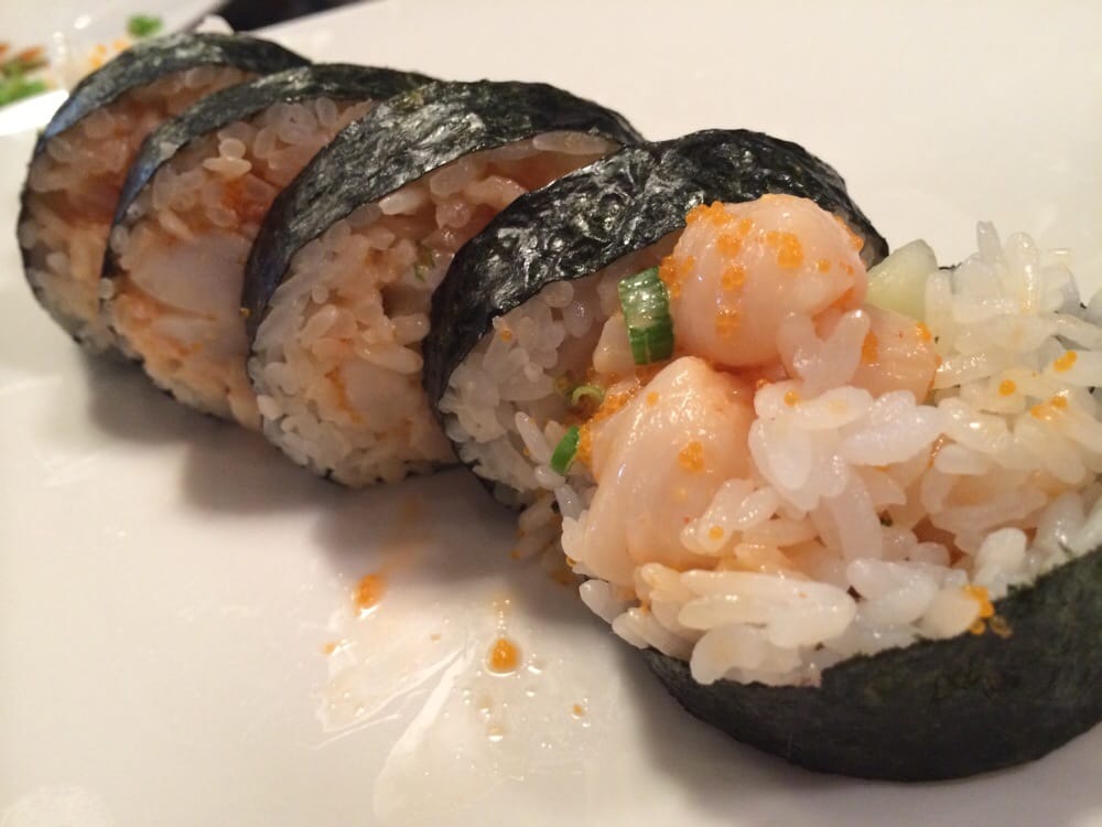 Order Scallop Roll food online from Mr. Sushi store, Valencia on bringmethat.com