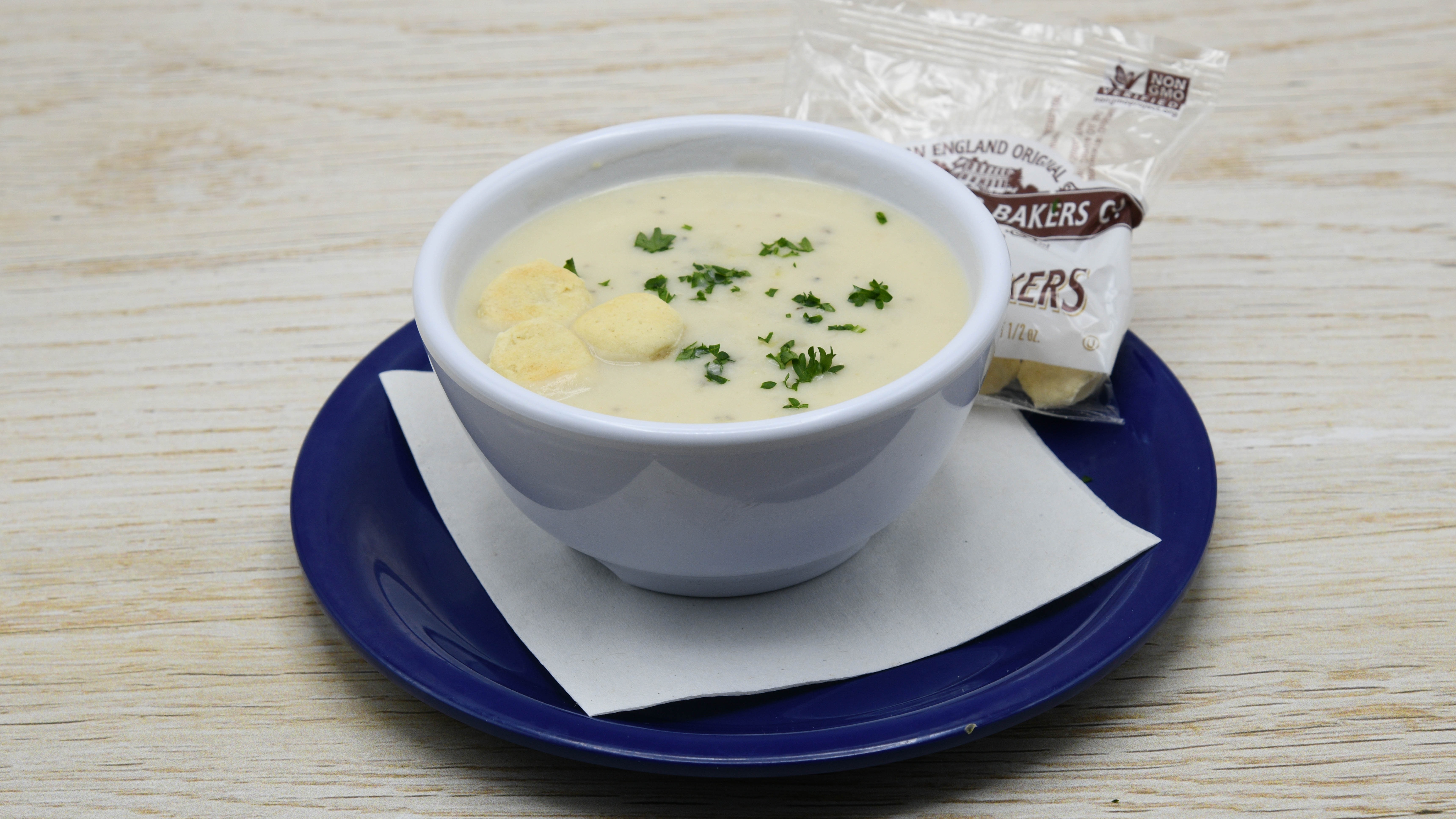 Order Cup New England Clam Chowder food online from Bubba Gump Shrimp Co Rstrnt store, Santa Monica on bringmethat.com