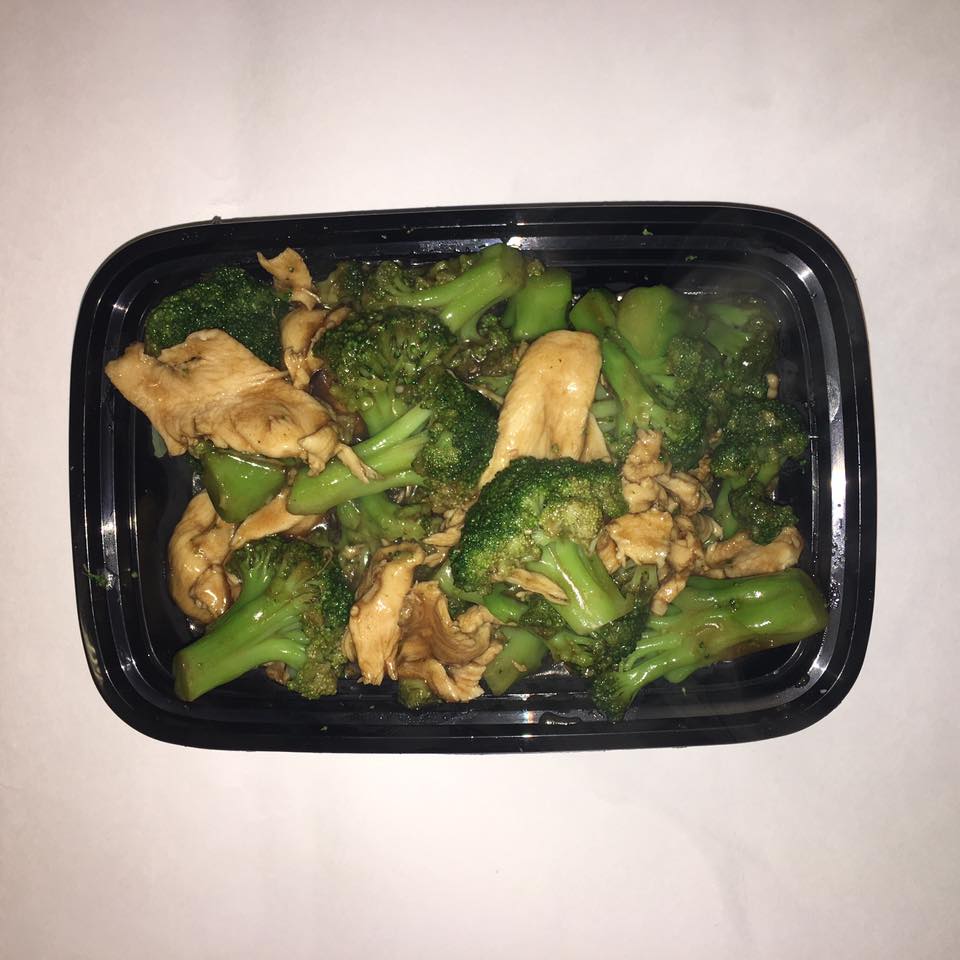 Order 43. Chicken with Broccoli food online from Chinatown Takeout store, Monsey on bringmethat.com