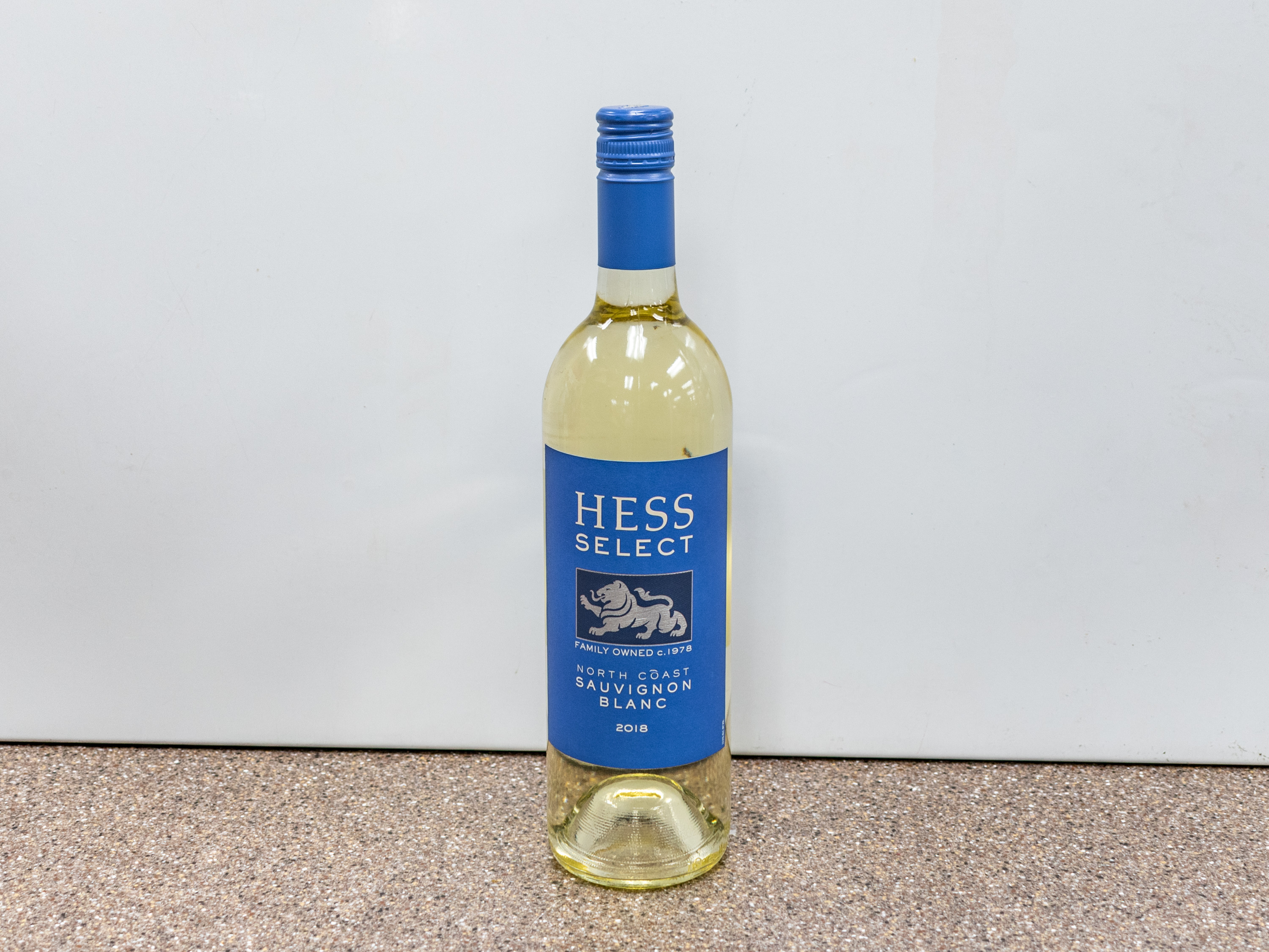 Order Hess Select Sauvignon Blanc, 750 ml food online from Kangaroo Food Mart store, Cathedral City on bringmethat.com