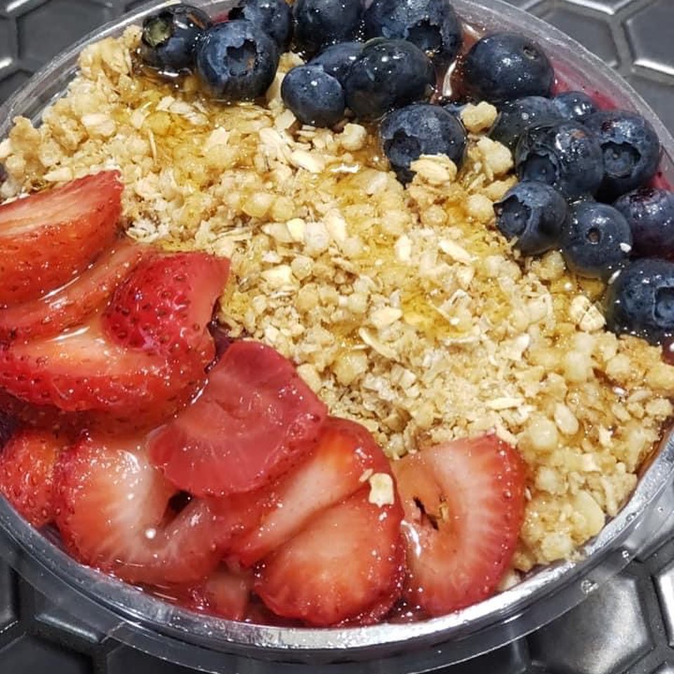 Order Very Berry Bowl food online from Rock's Kitchen store, Stony Point on bringmethat.com