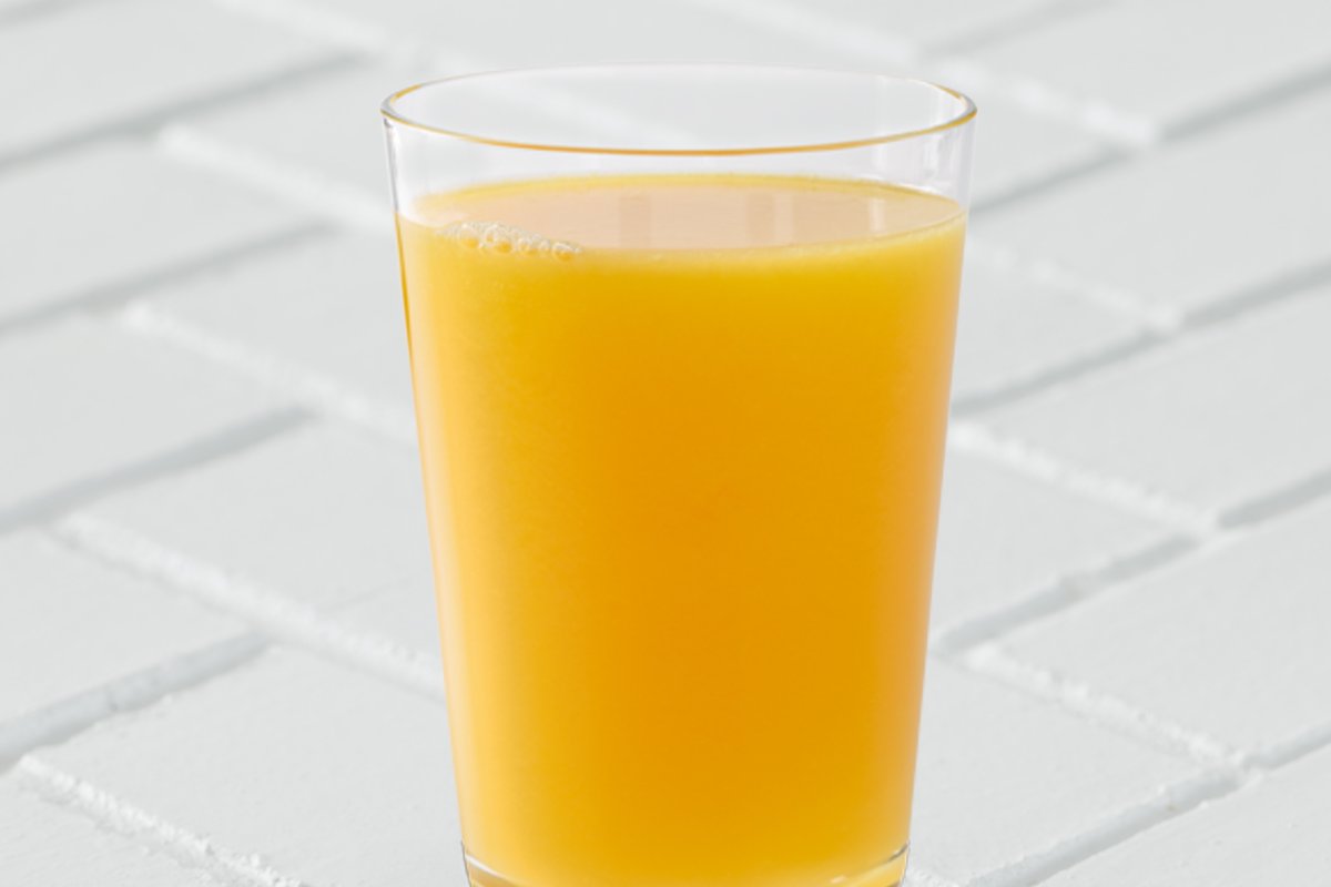 Order Fresh Squeezed Orange Juice food online from Manhattan Bagel store, Spotswood on bringmethat.com