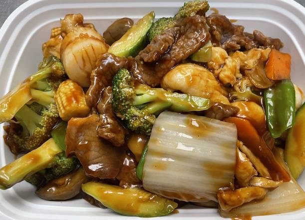 Order Happy Family food online from Mr Sze Chinese Restaurant store, Bloomingdale on bringmethat.com