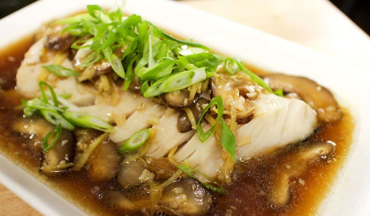 Order Steamed Fish Filets with Ginger and Onions food online from Twin dragon Chinese restaurant store, Los Angeles on bringmethat.com