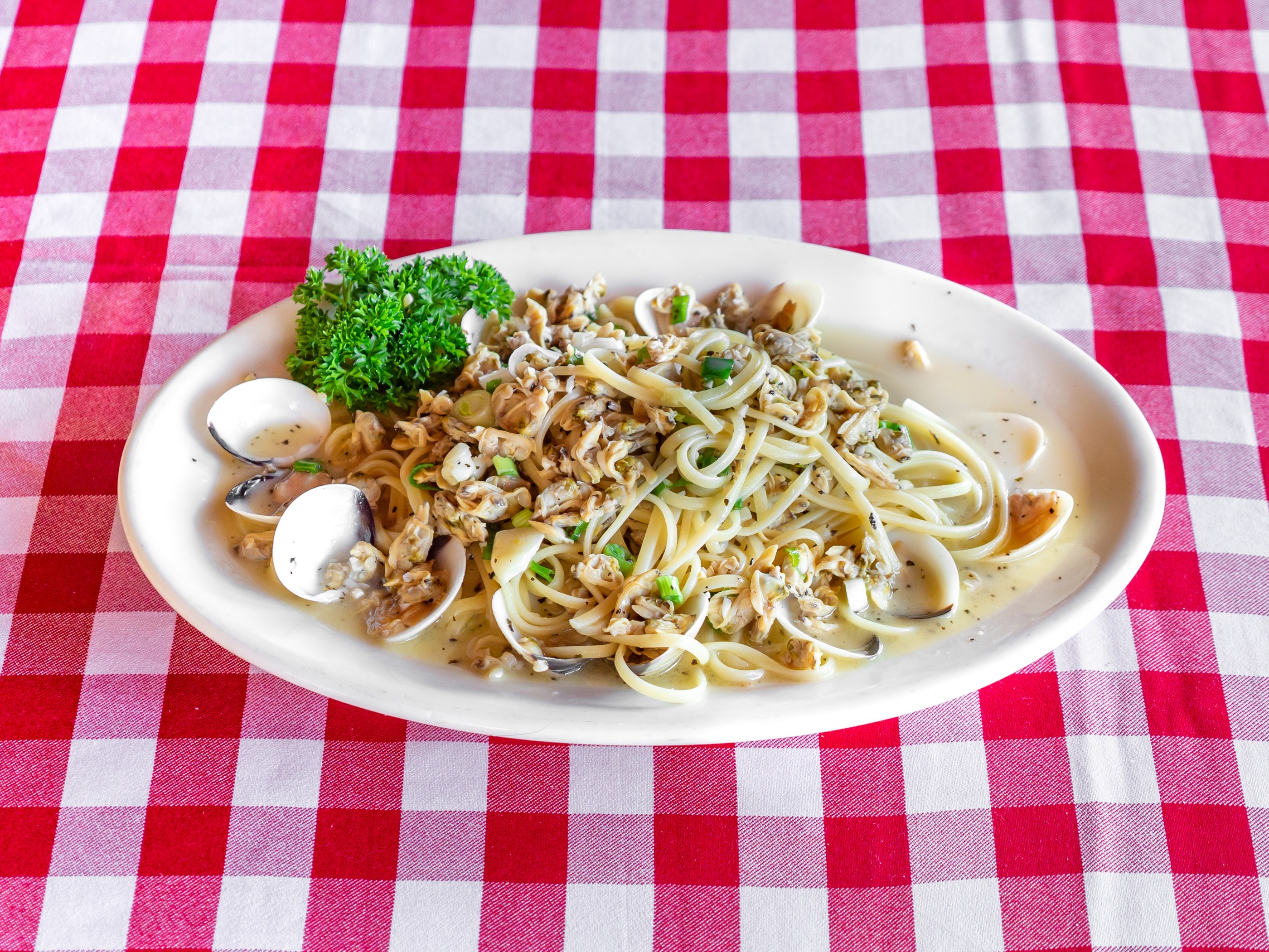 Order Linguini with Clams food online from Giorgio's store, San Jose on bringmethat.com