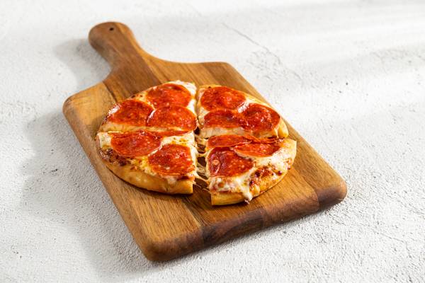 Order Pepper Pals® Pepperoni Pizza food online from Chili's Grill & Bar store, Wheaton on bringmethat.com