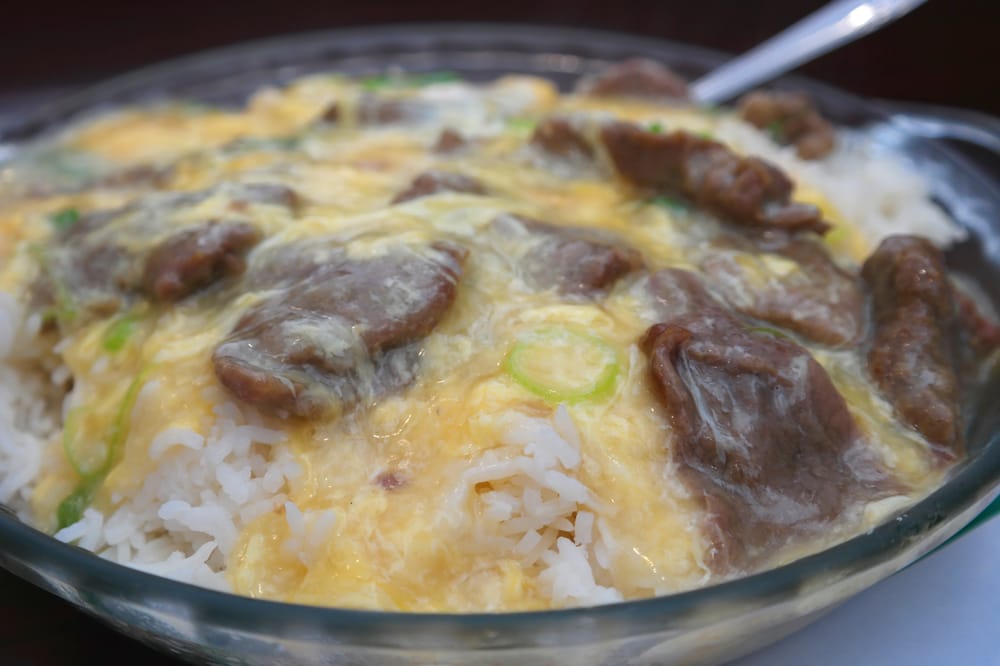 Order Beef and Egg Over Rice/滑蛋牛燴飯 food online from Sam Woo Bbq store, San Gabriel on bringmethat.com