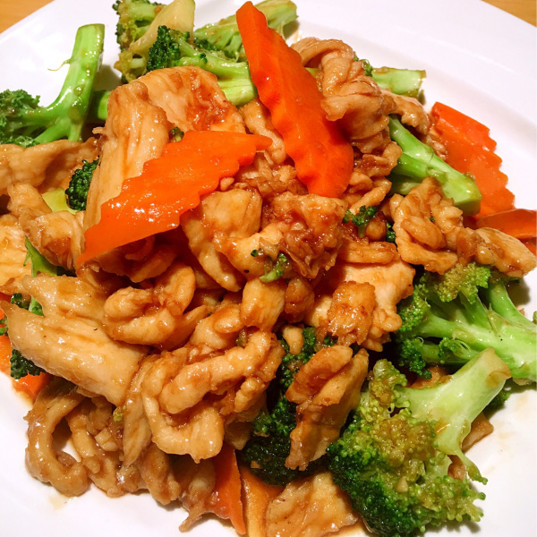 Order Chicken with Broccoli food online from Mei Ting Asian Fusion store, Warrington on bringmethat.com