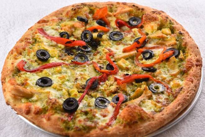 Order Chicken Pesto Pizza food online from Freddy Pasta And Pizza store, Gaithersburg on bringmethat.com