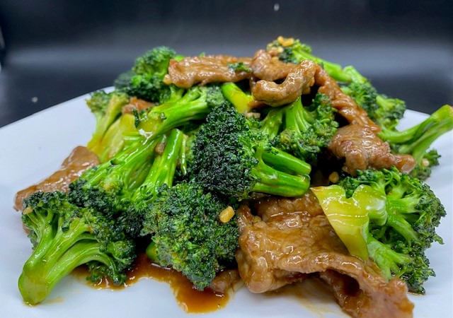 Order Beef with Broccolic 西蘭牛肉 food online from Pop Kitchen store, Daly City on bringmethat.com