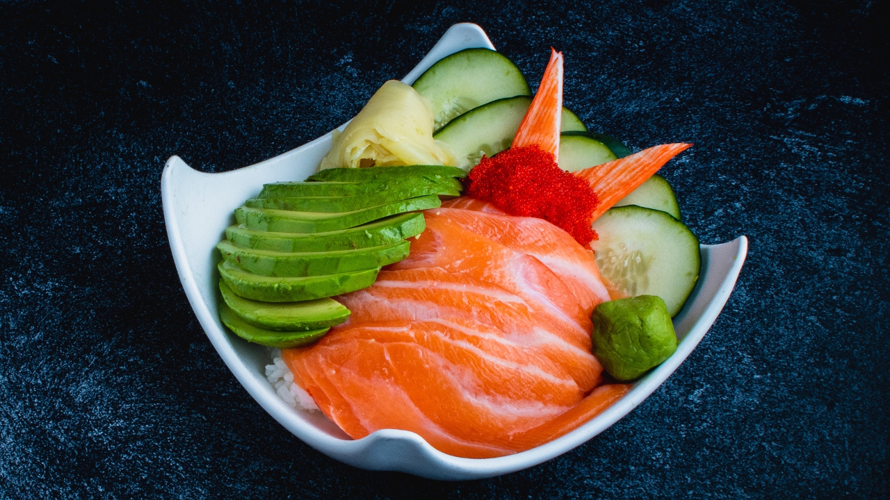 Order Salmon Sashimi Bowl food online from Bento & Noodles store, Chula Vista on bringmethat.com