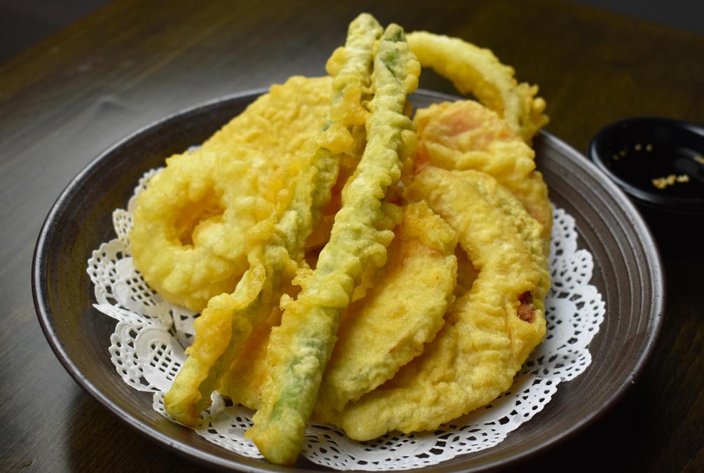 Order Vegetable Tempura Small Plate food online from Akaya Sushi, Izakaya & Ramen store, Richardson on bringmethat.com