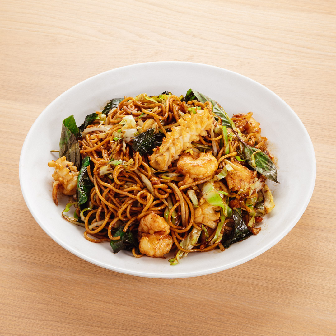 Order 77. House Seafood Chow Mein with Basil food online from Tasty Noodle House store, Irvine on bringmethat.com