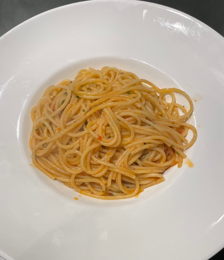 Order VEGAN Spaghetti AOP food online from Pizzeria Enzina store, Waltham on bringmethat.com