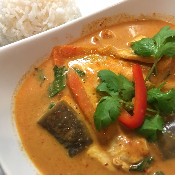 Order Red Curry food online from Yai's Thai Kitchen store, Richmond on bringmethat.com