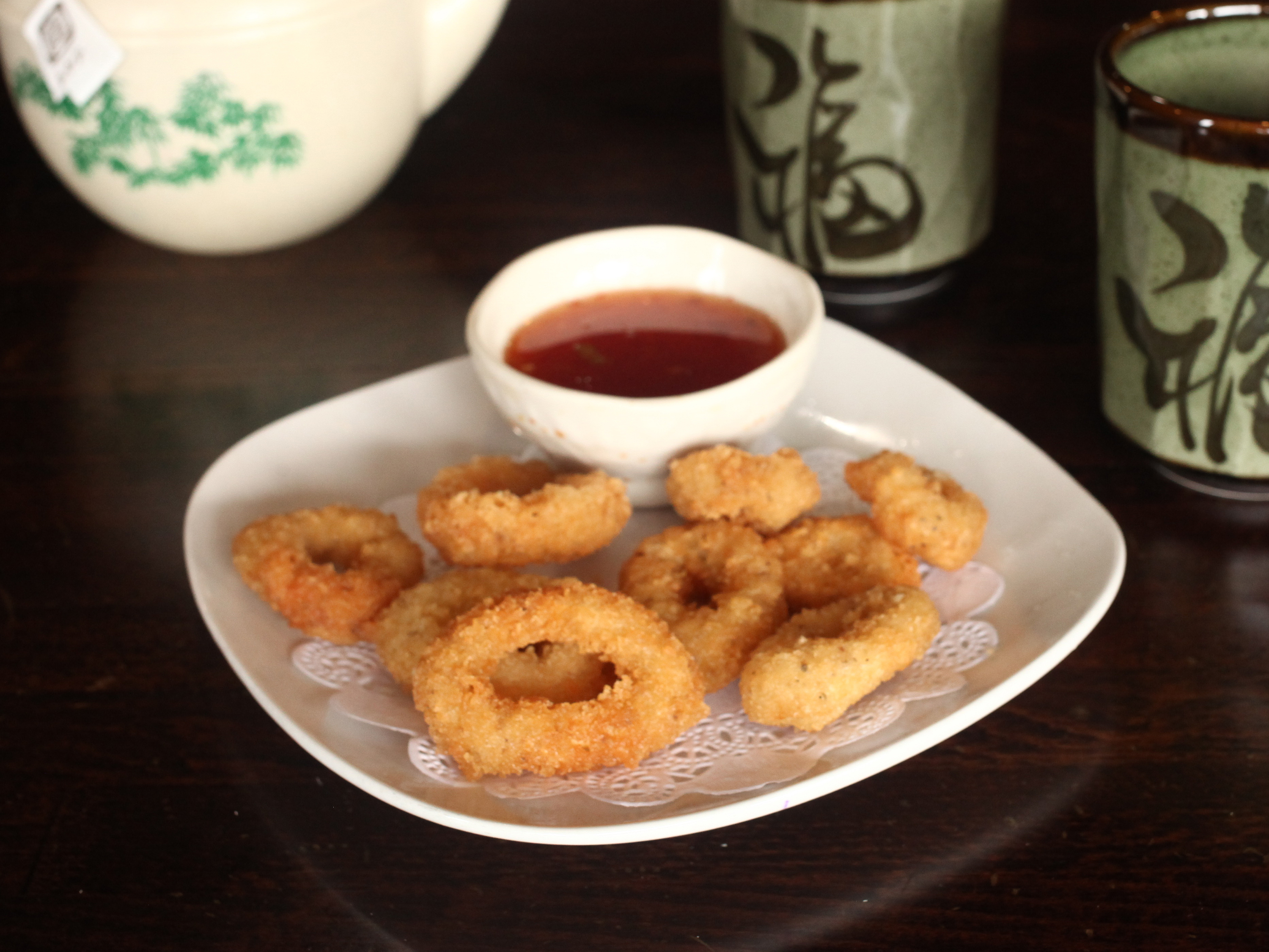 Order Crispy Fried Calamari app food online from Sakura 10 store, Harrisonburg on bringmethat.com