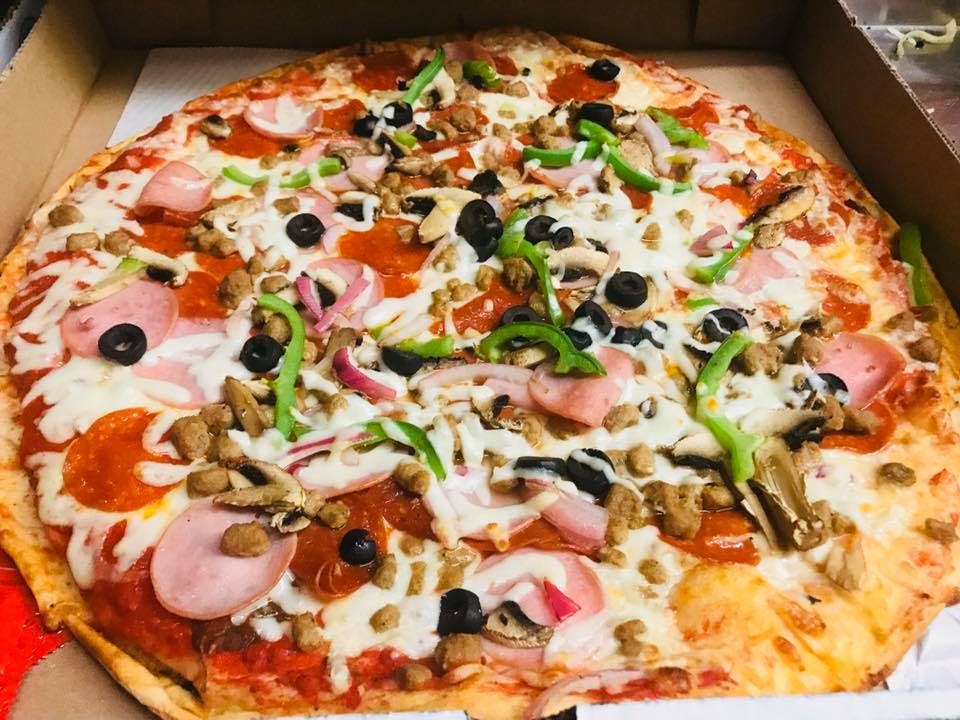 Order Supreme Pizza - Small 12'' food online from Luigis Italian Restorante store, Gainesville on bringmethat.com