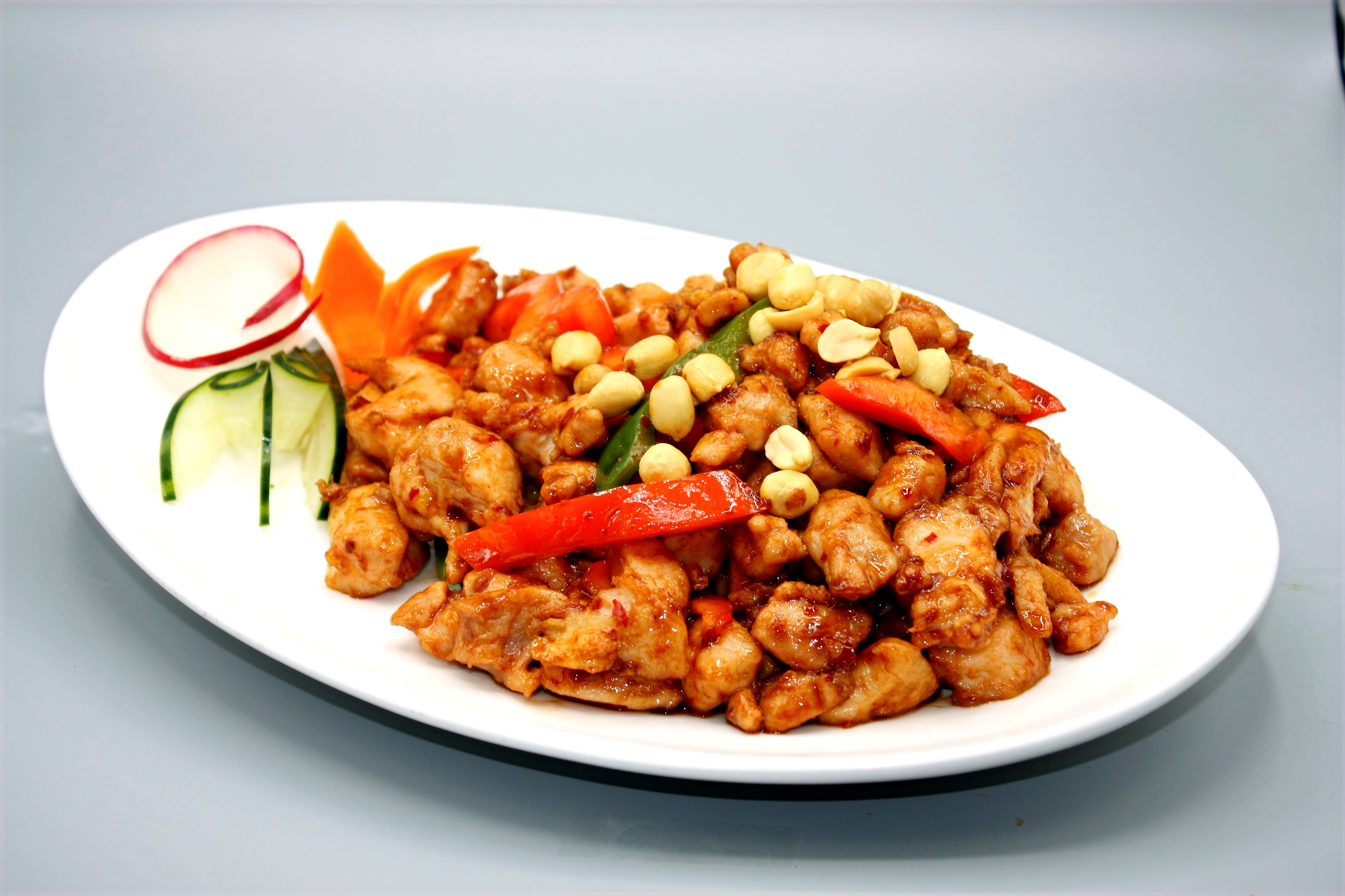 Order Kung Pao Chicken food online from Chau's cafe store, Ashburn on bringmethat.com