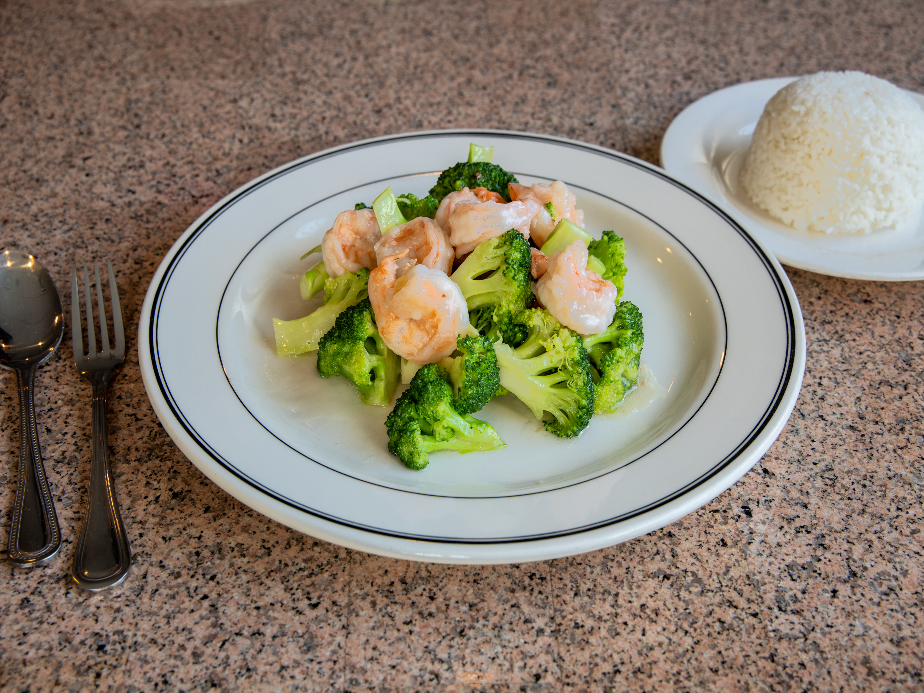 Order 22. Shrimp with Broccoli food online from Golden Wok store, Houston on bringmethat.com