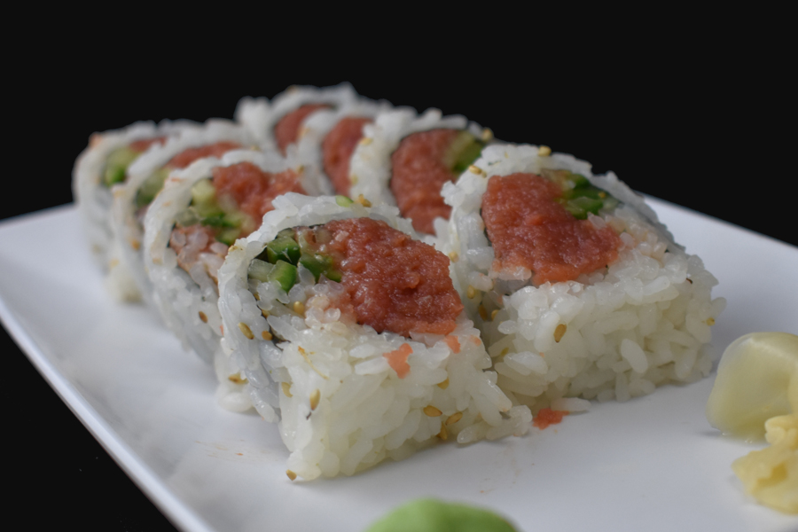 Order Spicy Tuna Roll food online from Señor Sushi Peoria store, Peoria on bringmethat.com