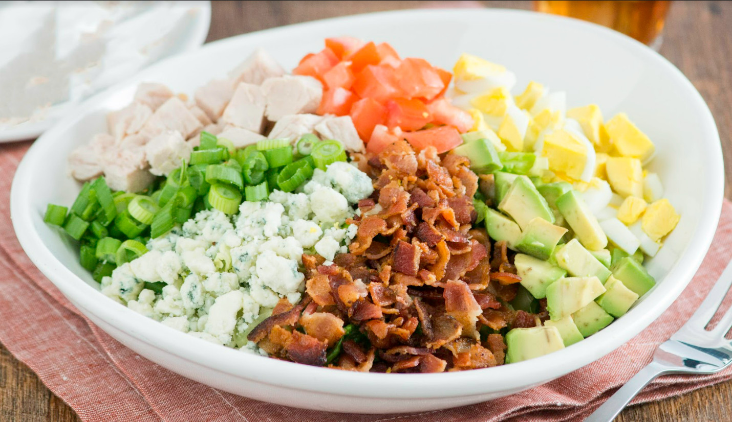 Order Cobb Salade food online from Mimi's Cafe store, Valencia on bringmethat.com