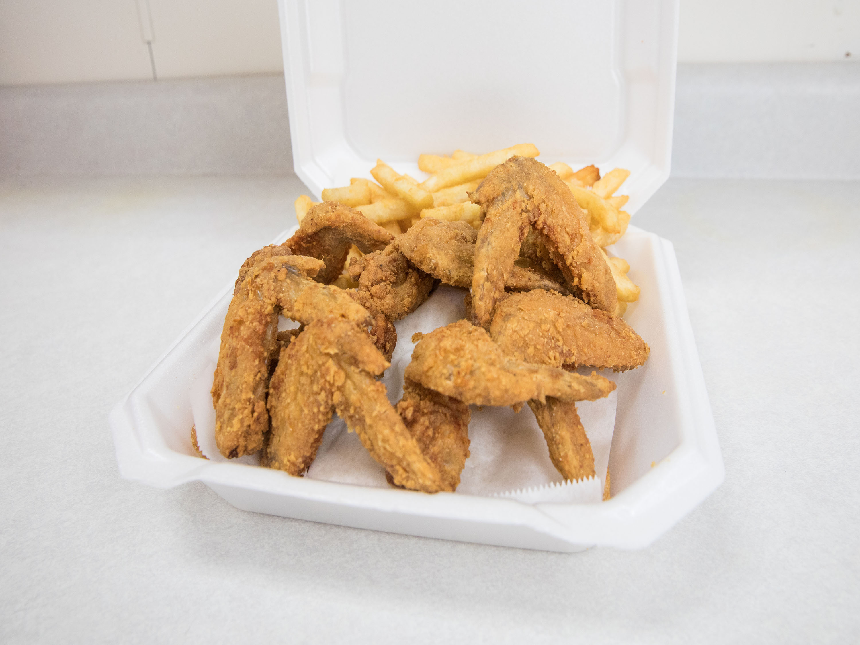 Order 3 Piece Chicken Wings food online from Super Steaks & Lemonade store, Kenosha on bringmethat.com