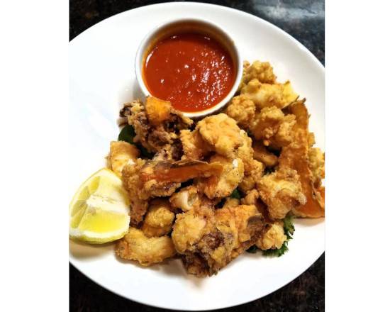 Order Calamari Fritti food online from Osteria Saporino store, Lower Moreland Township on bringmethat.com