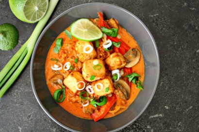 Order Red Curry food online from Niu Japanese Fusion Lounge store, Chicago on bringmethat.com