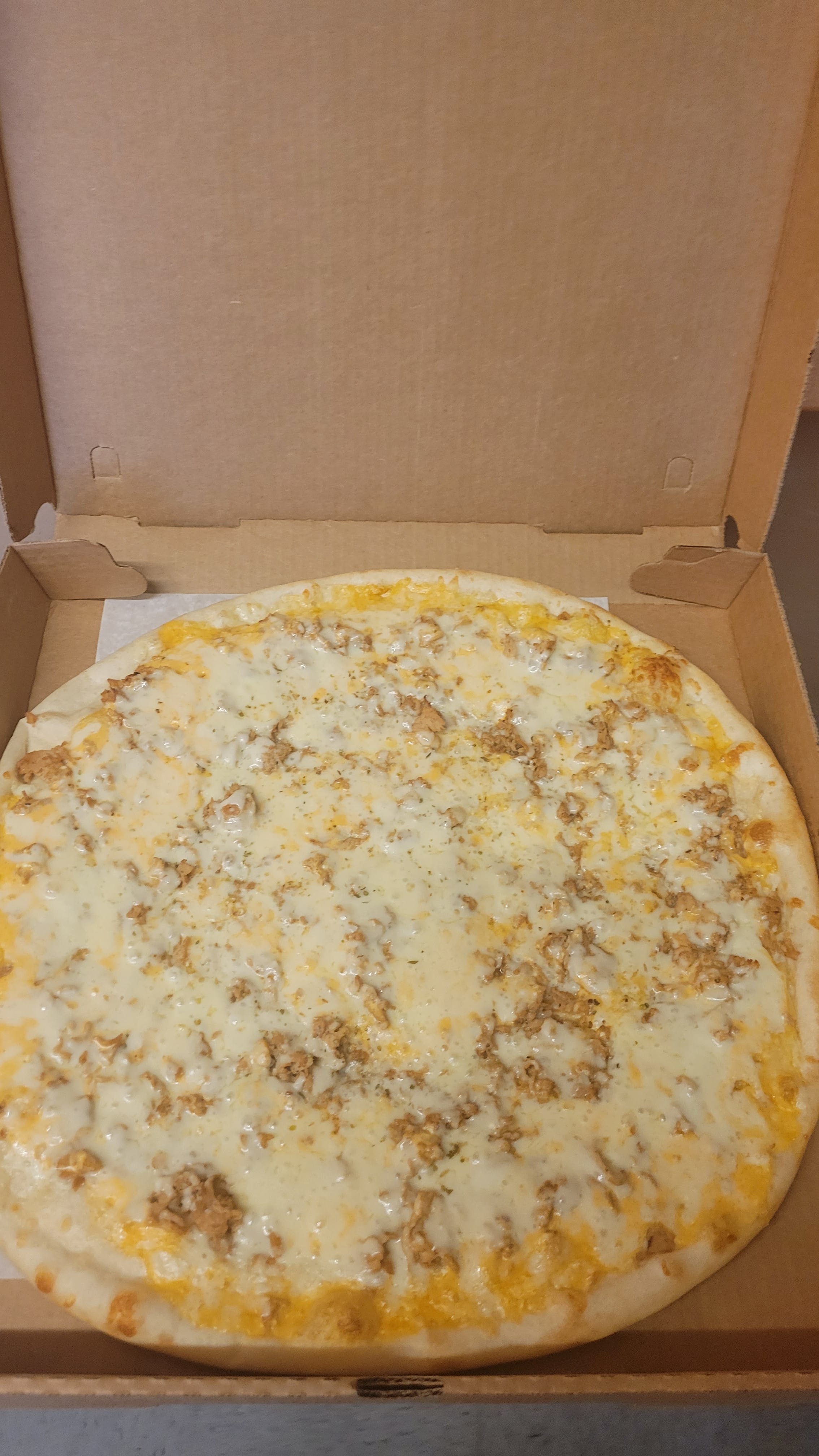 Order Buffalo Chicken Pizza - Medium food online from Siro's Italian Restaurant store, Palmerton on bringmethat.com
