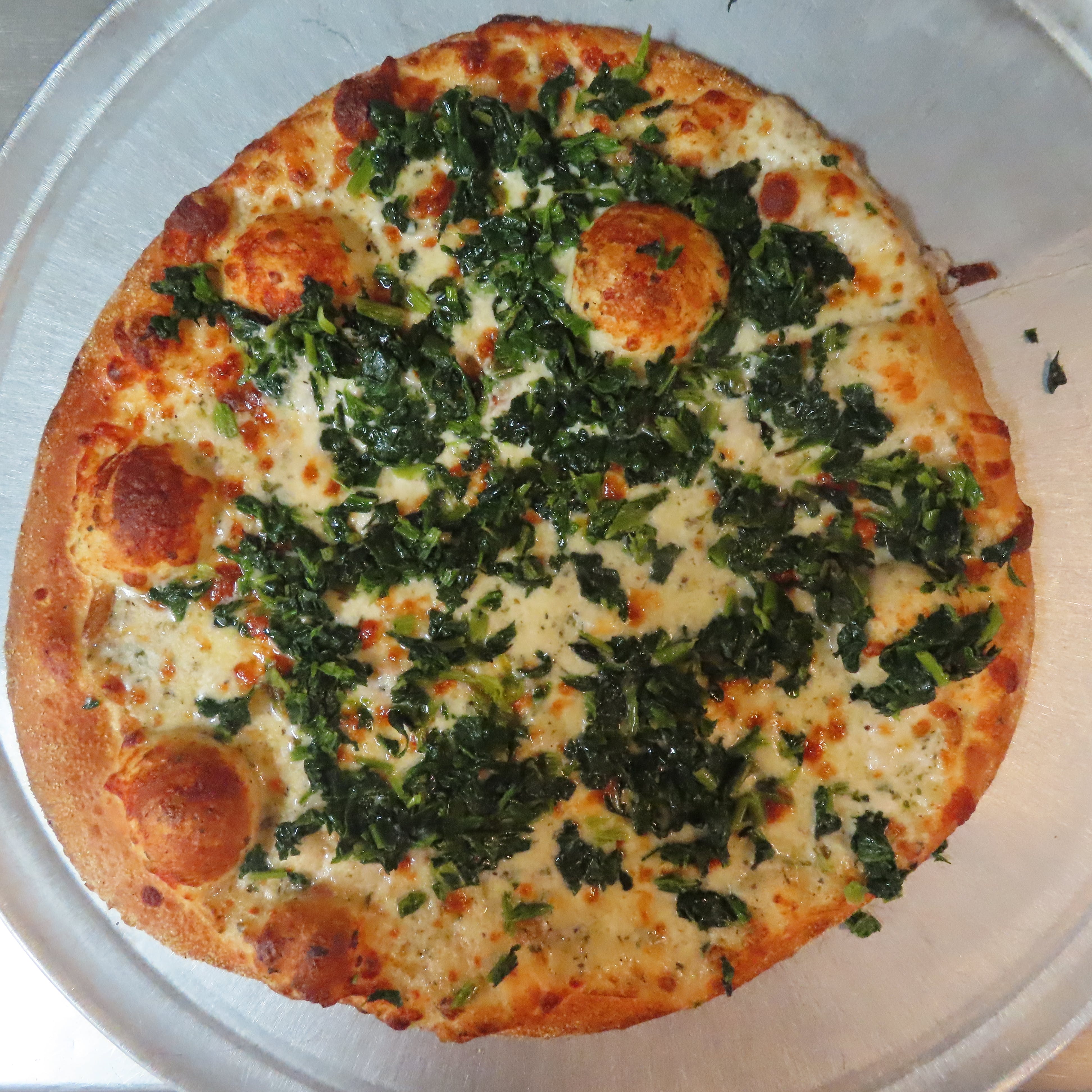 Order Spinach Alfredo Pizza - Medium 12" food online from The Pizza Guy store, Dallas on bringmethat.com