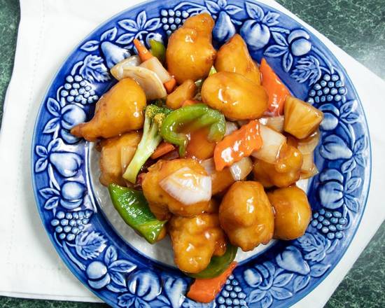 Order General Tao Chicken food online from Canton Express store, Saint Clair Shores on bringmethat.com
