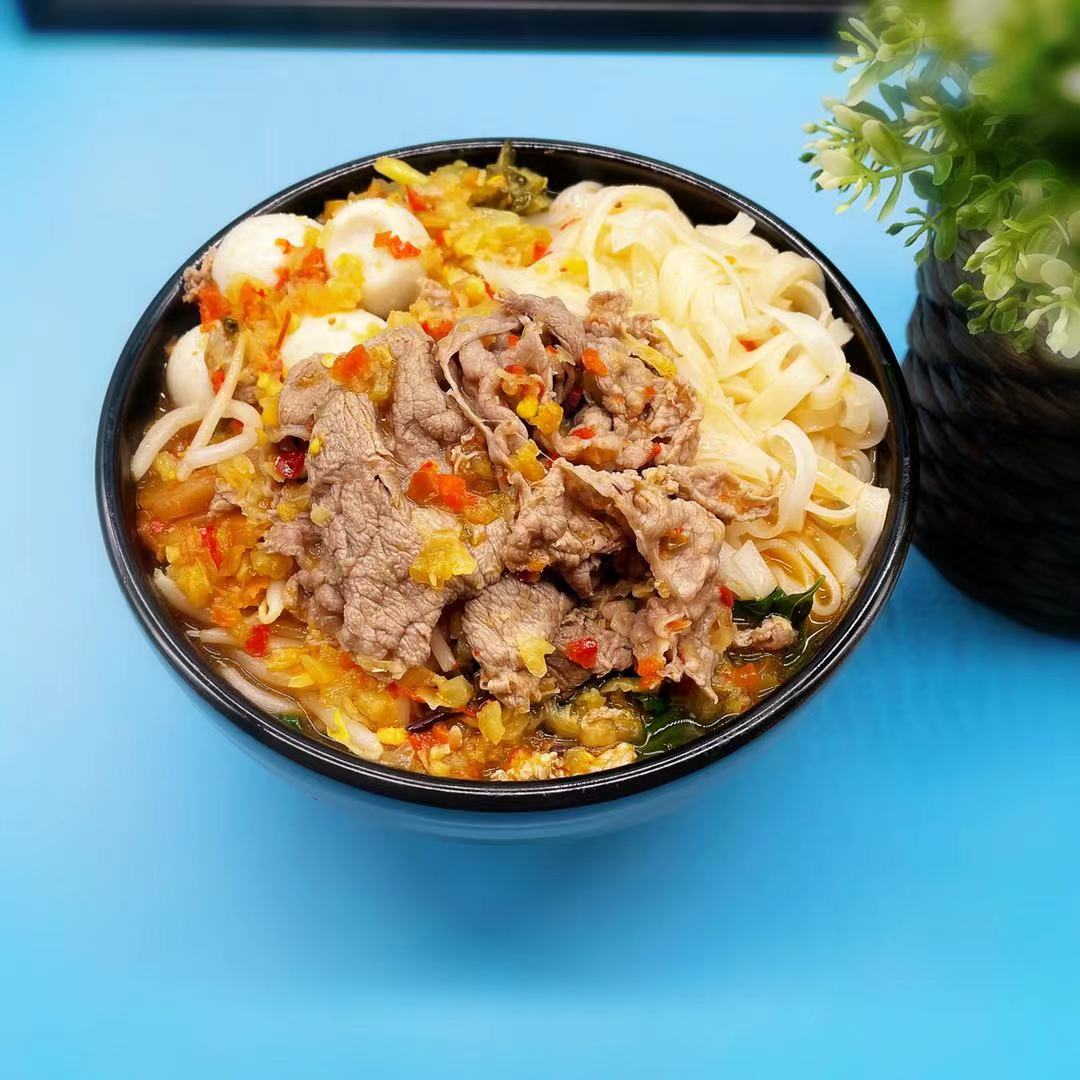 Order 金汤肥牛米粉 ️ Hot sour beef rice noodle soup food online from Fashion Wok store, Foster City on bringmethat.com