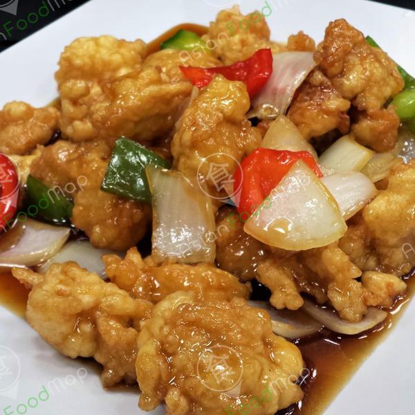 Order General Tso Chicken food online from Tangled Noodles store, Milwaukee on bringmethat.com