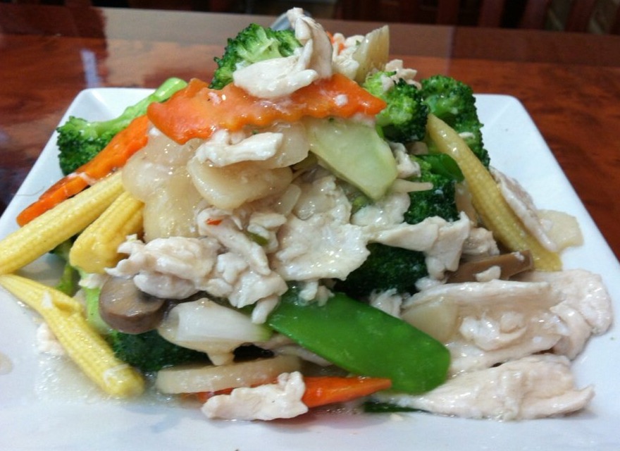 Order L16. Chicken Vegetable Lunch Special food online from Authentic Chinese store, San Antonio on bringmethat.com
