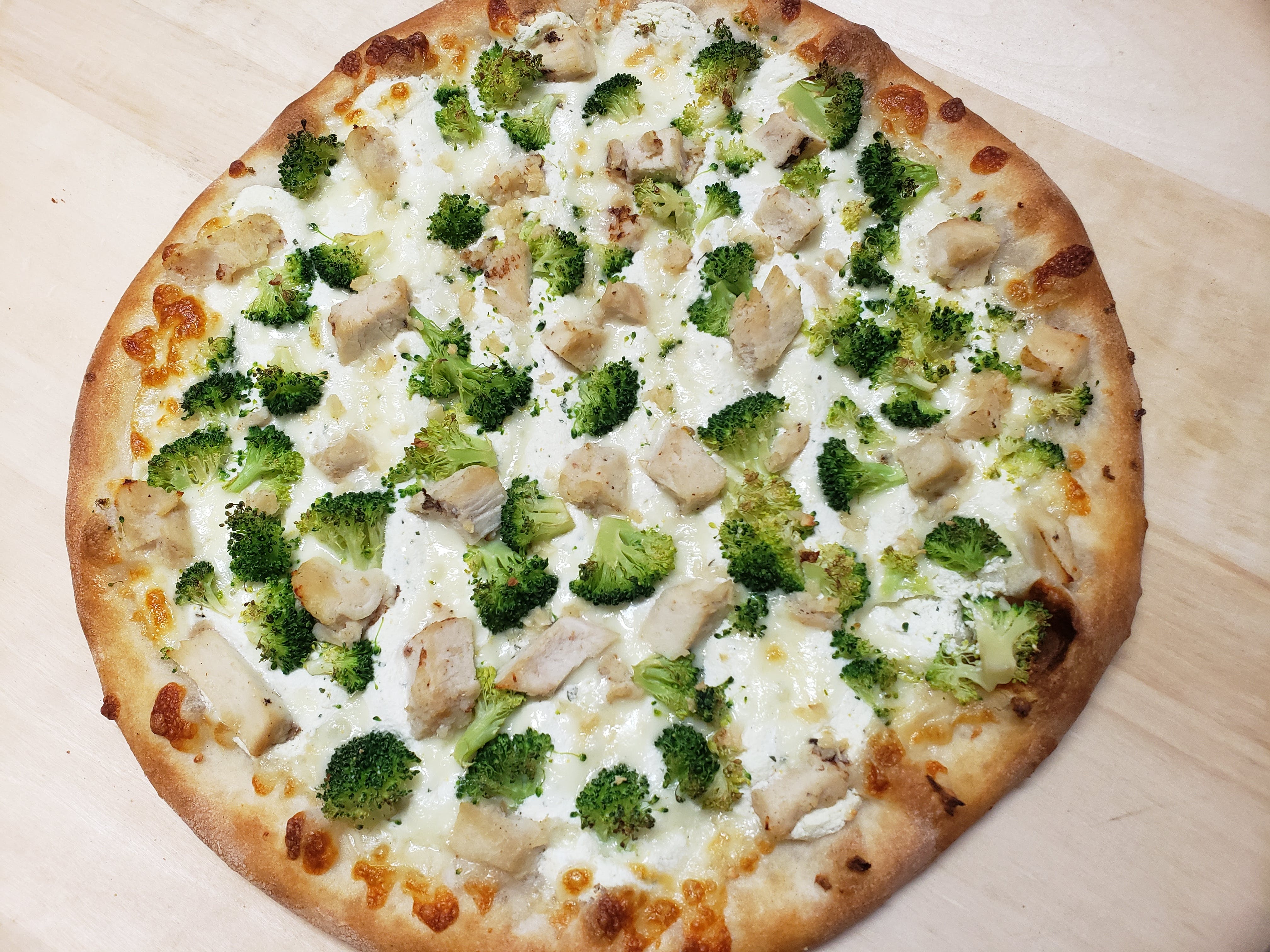 Order White Chicken Pizza - Small 10" food online from Belleview Pizza & Italian Restaurant store, Belleview on bringmethat.com